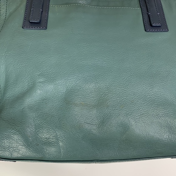 Fossil Woman’s Emma Leather Tote - Picture 7 of 15